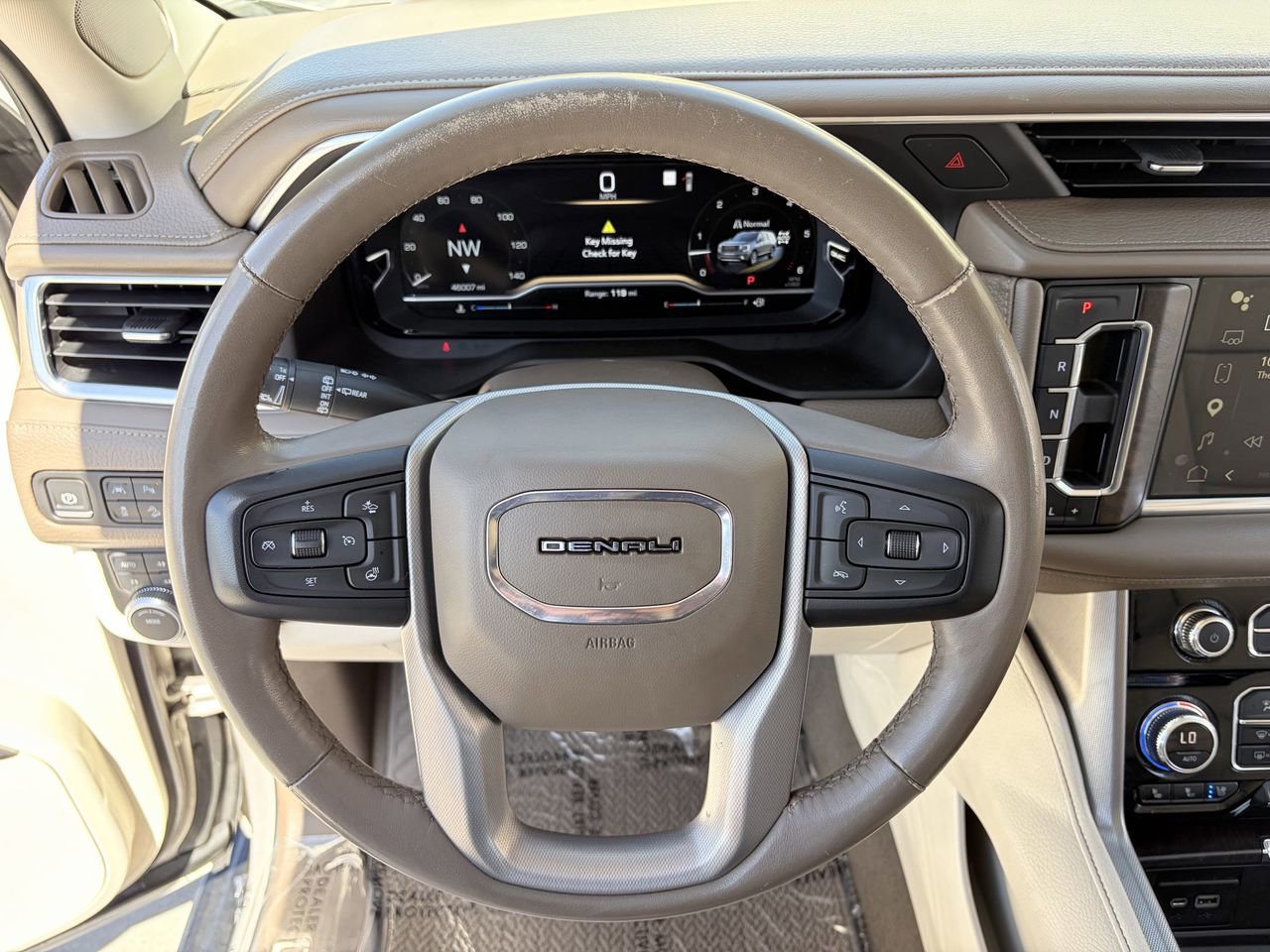 Used 2022 GMC Yukon XL Denali AWD/4WD image 23