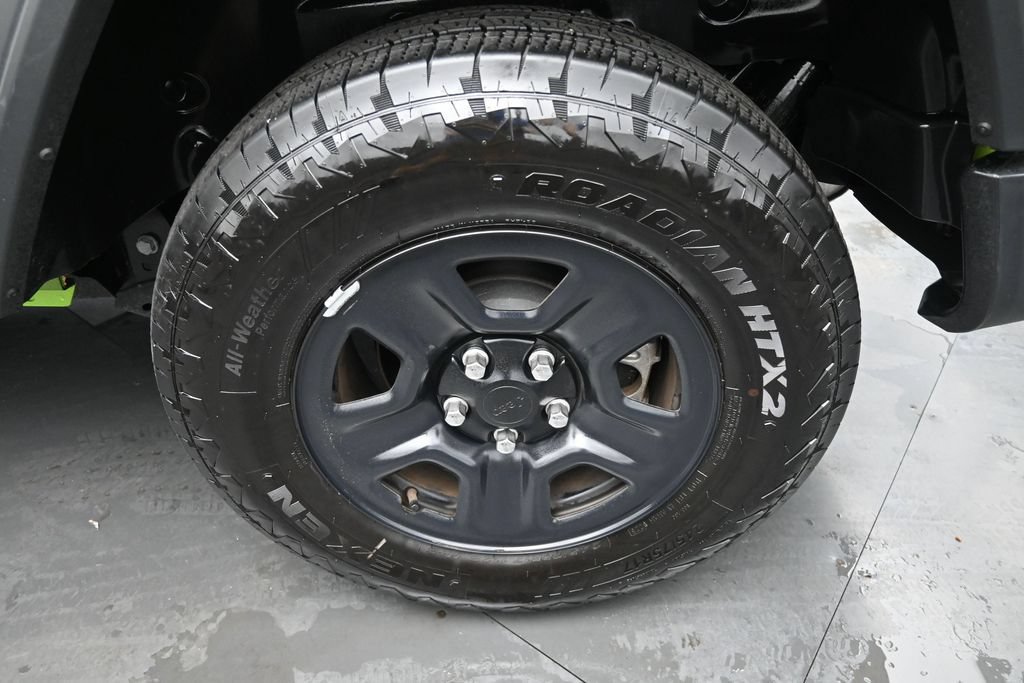Used 2025 Jeep Wrangler Sport AWD/4WD image 32