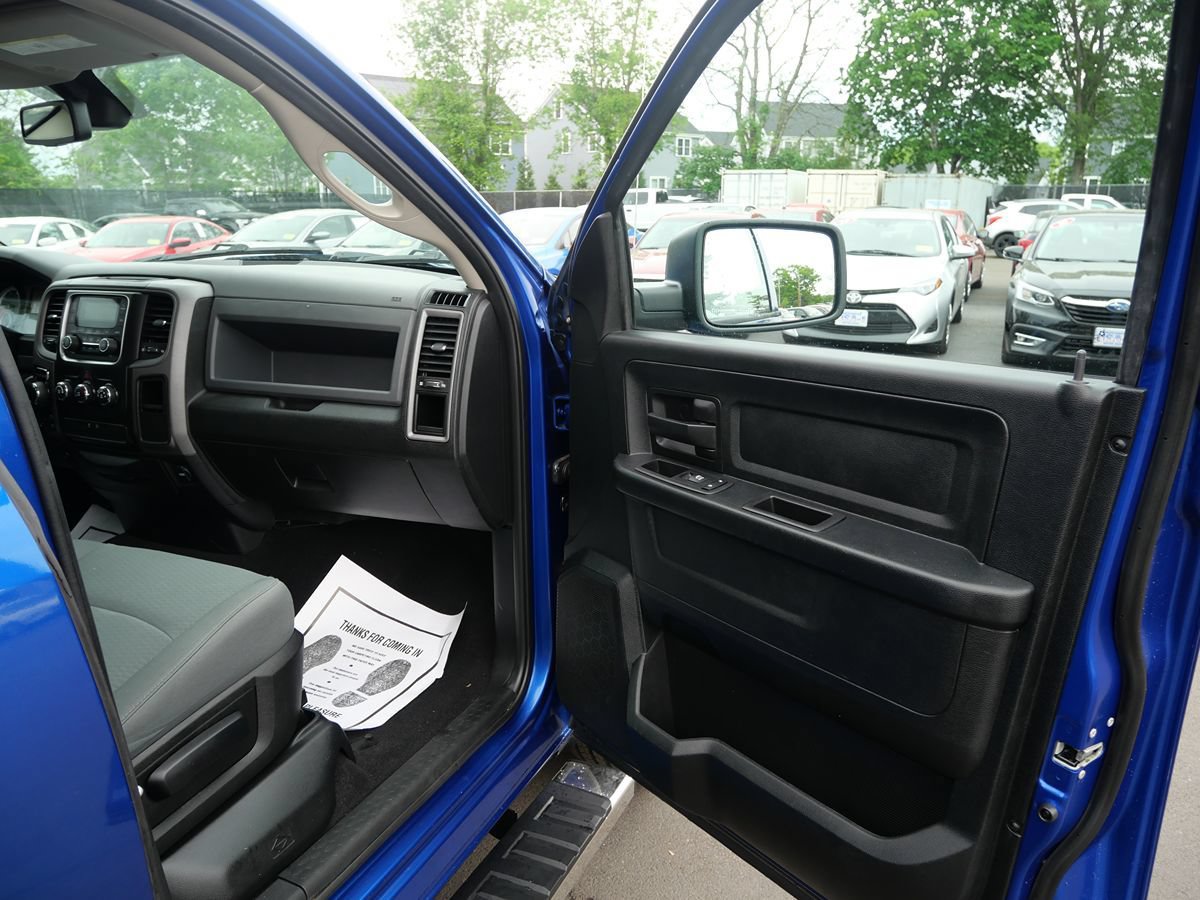 Used 2018 RAM 1500 Express AWD/4WD image 21