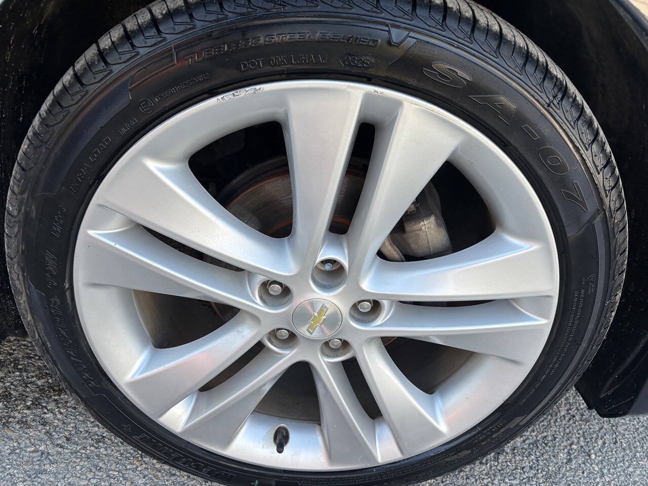 Used 2015 Chevrolet Cruze LTZ w/ Sun, Sound and Sport Package FWD image 24