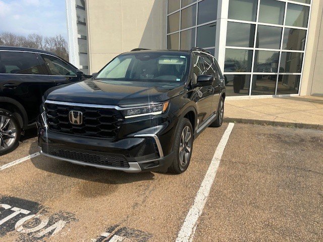 Used 2023 Honda Pilot Touring image 2