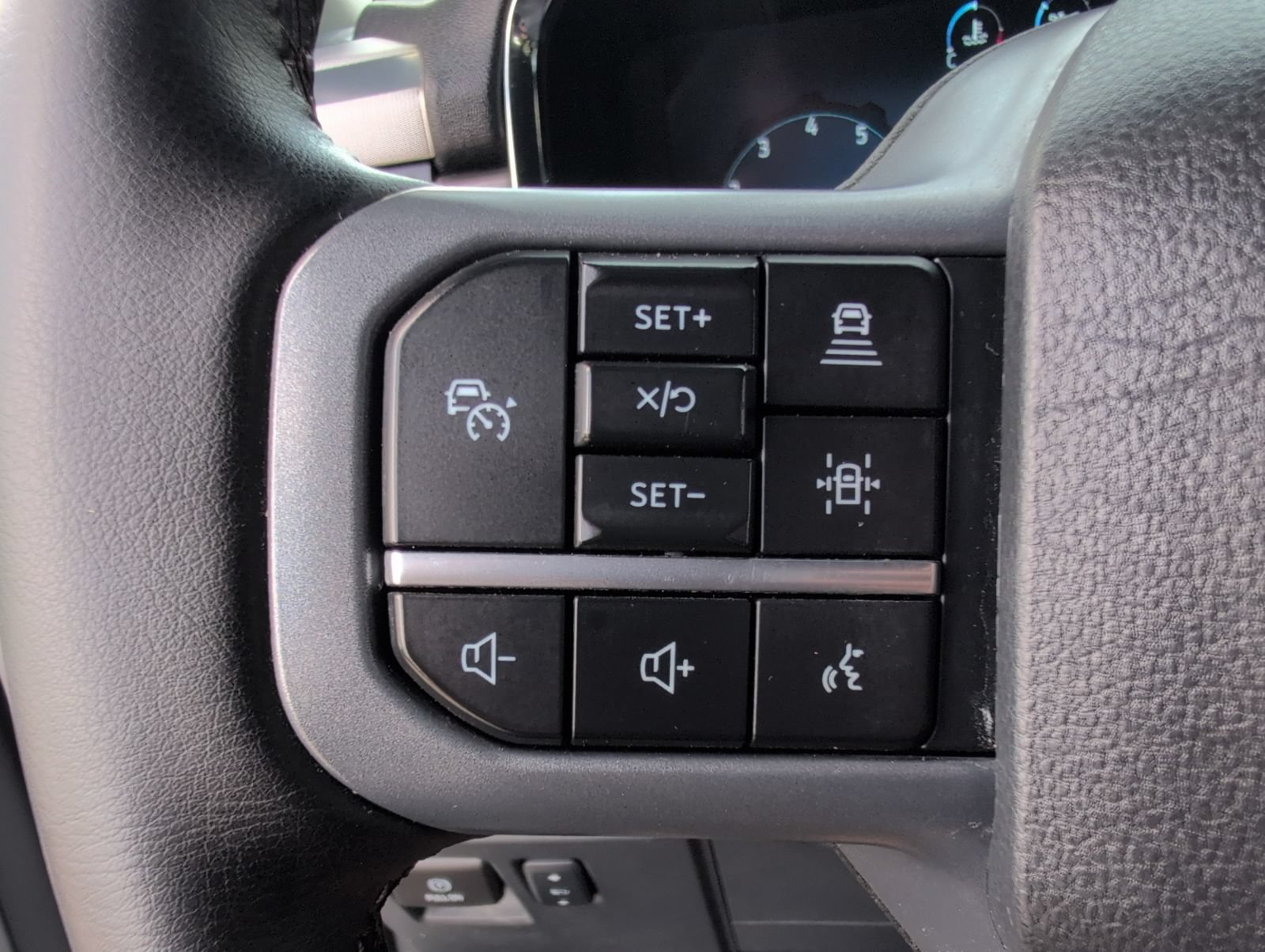 Used 2025 Ford F150 Lariat w/ FX4 Off-Road Package AWD/4WD image 11