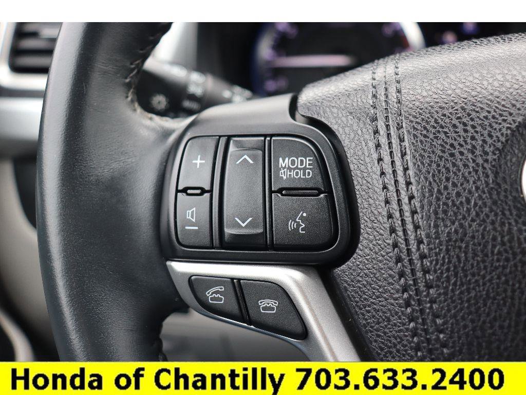 Used 2016 Toyota Highlander Limited image 10
