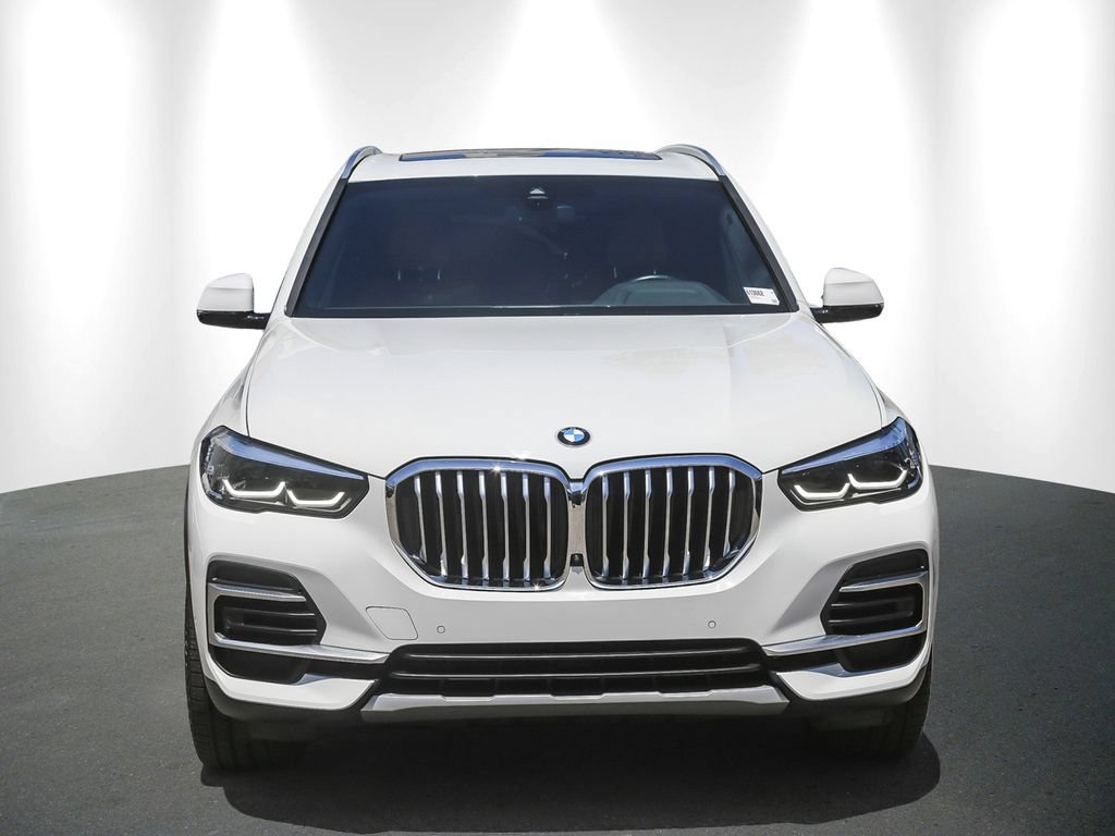 Used 2023 BMW X5 sDrive40i w/ Parking Assistance Package RWD image 2