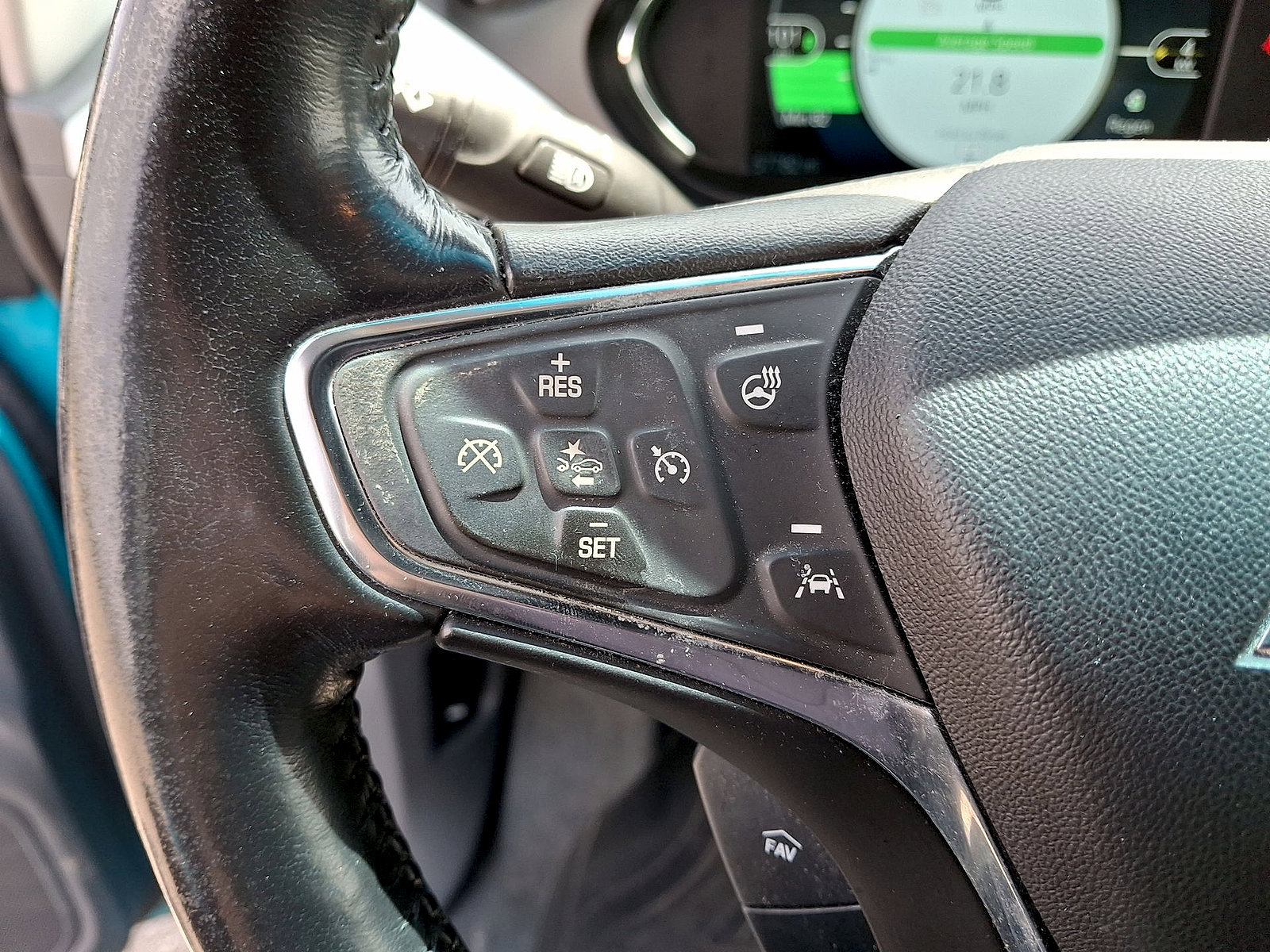Used 2020 Chevrolet Bolt LT FWD image 17