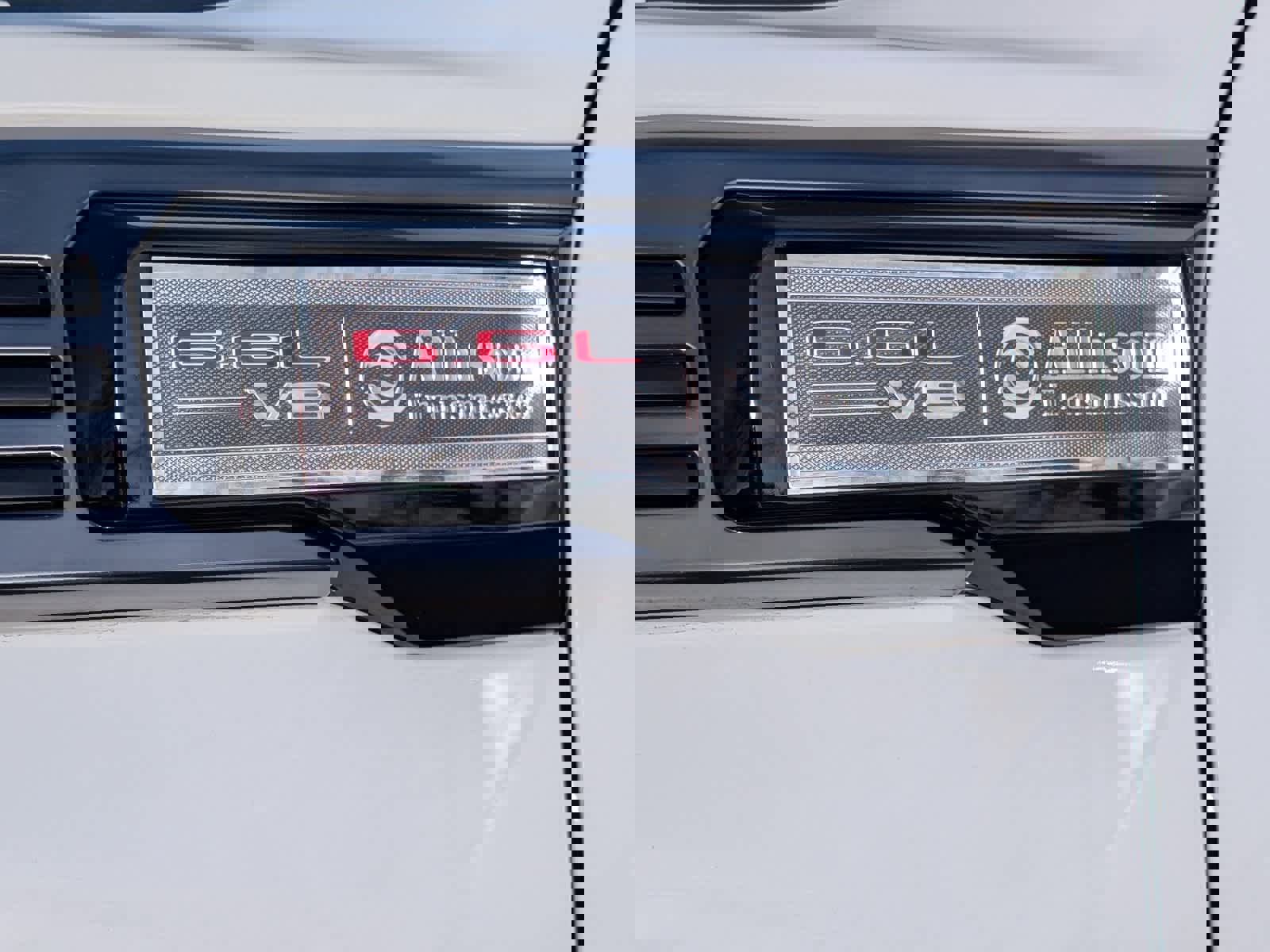 Used 2025 GMC Sierra 2500 AT4 image 7