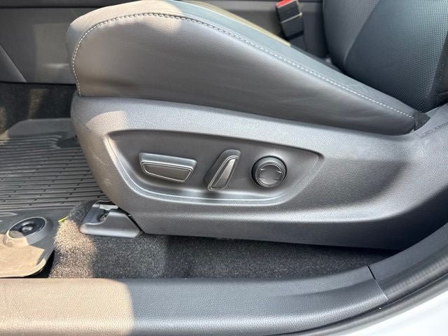Certified 2026 Toyota Crown Platinum AWD/4WD image 22