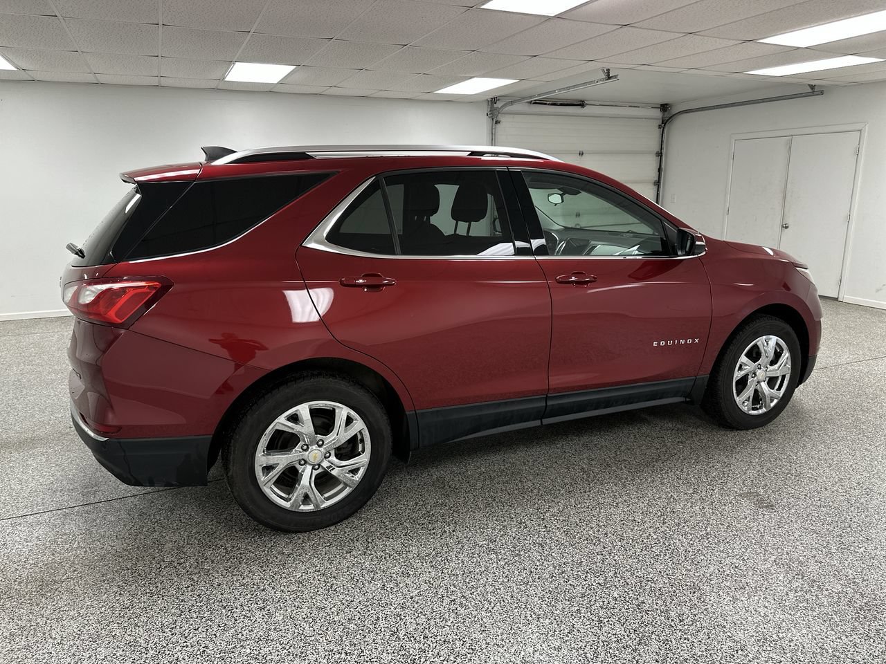 Used 2019 Chevrolet Equinox LT w/ LT True North Edition AWD/4WD image 8