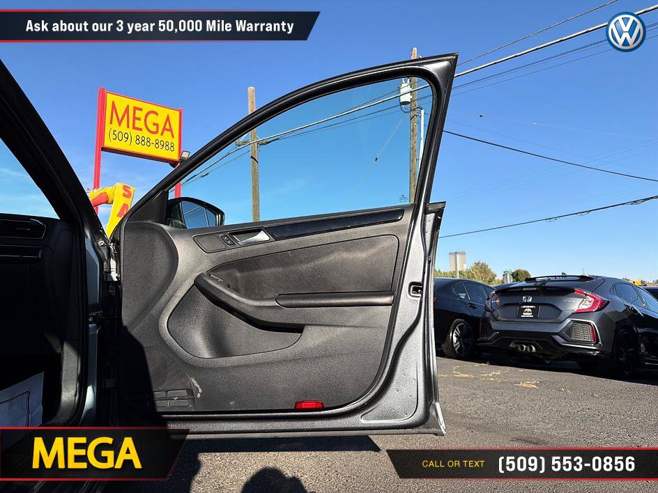 Used 2015 Volkswagen Jetta Sport FWD image 24