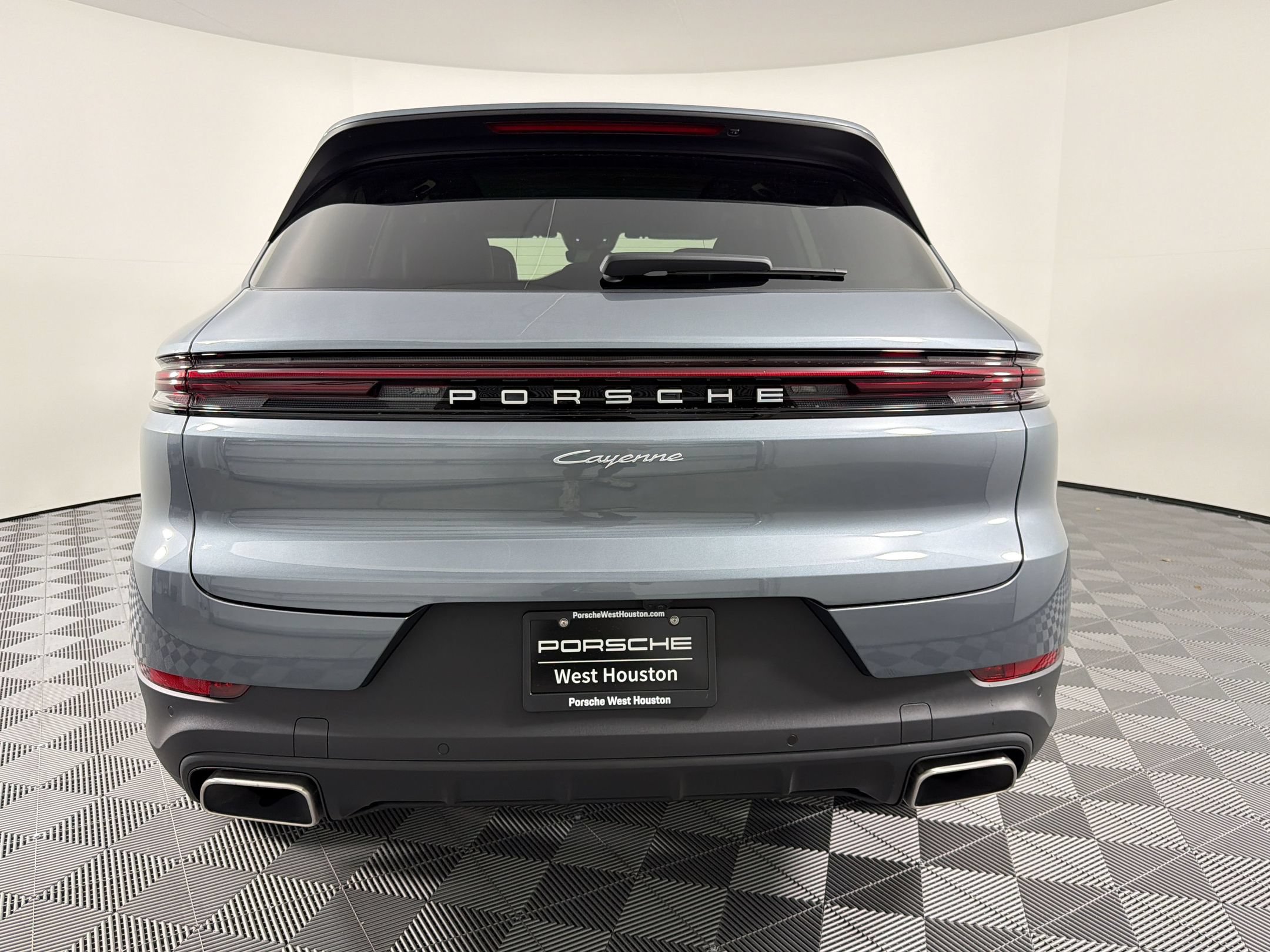Certified 2026 Porsche Cayenne AWD/4WD image 8