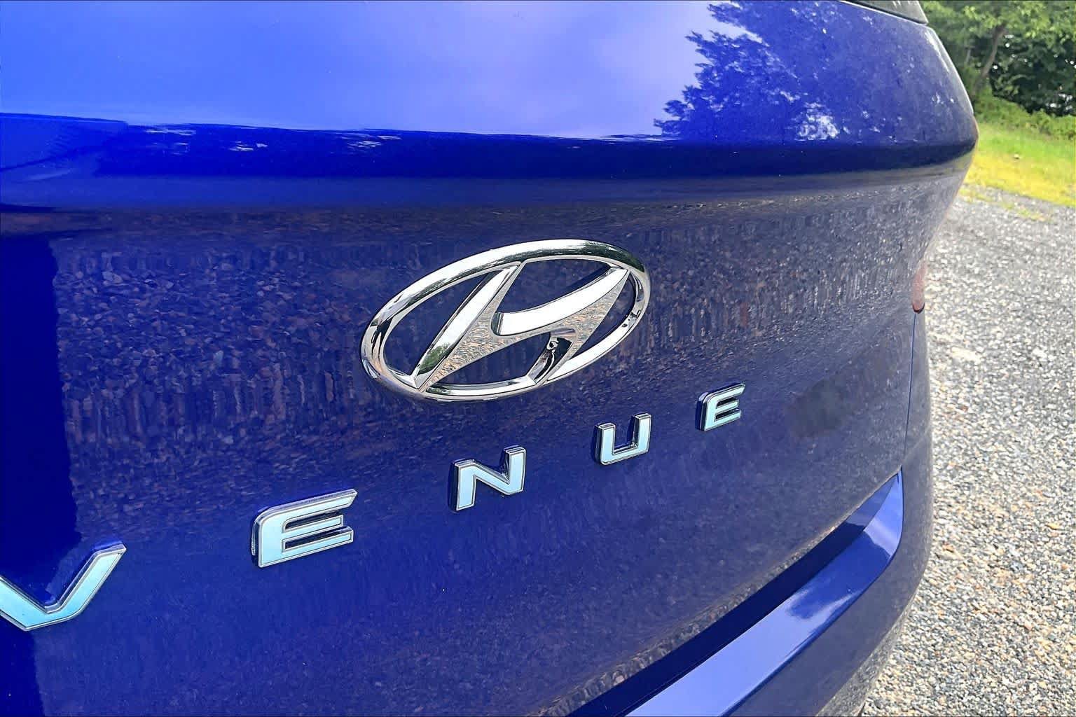Used 2026 Hyundai Venue SEL FWD image 31