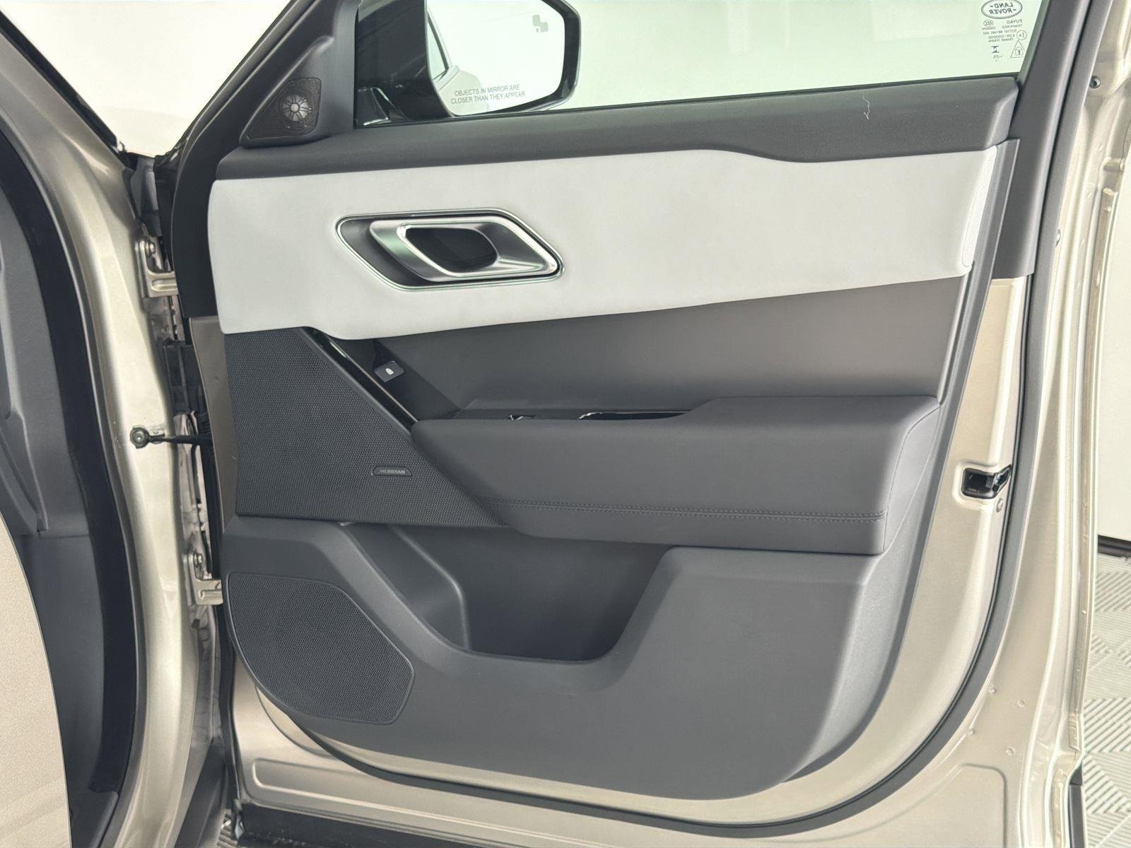 New 2026 Land Rover Range Rover Velar S image 32