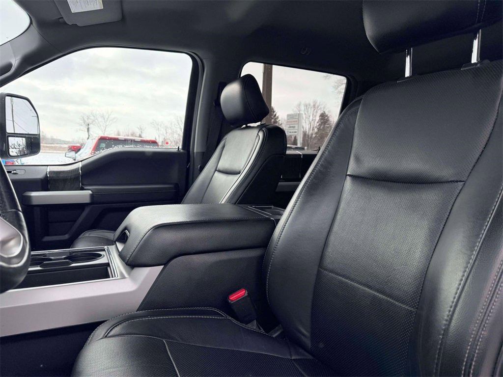 Used 2017 Ford F350 Lariat w/ Chrome Package image 11