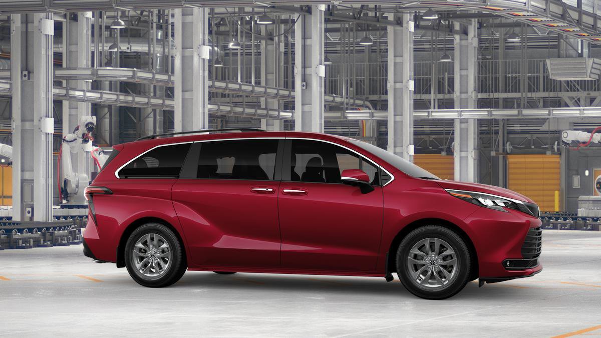 New 2026 Toyota Sienna XLE image 33