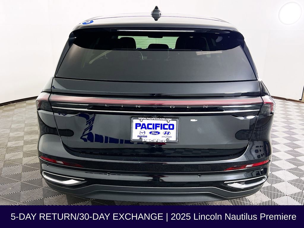 Used 2025 Lincoln Nautilus Premier w/ Equipment Group 102A AWD/4WD image 7