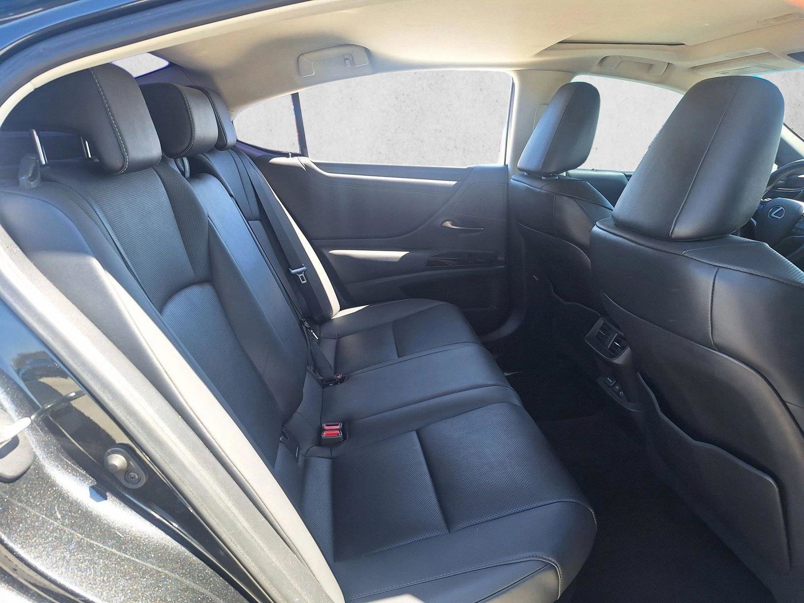 Used 2022 Lexus ES 300h w/ Premium Package FWD image 18
