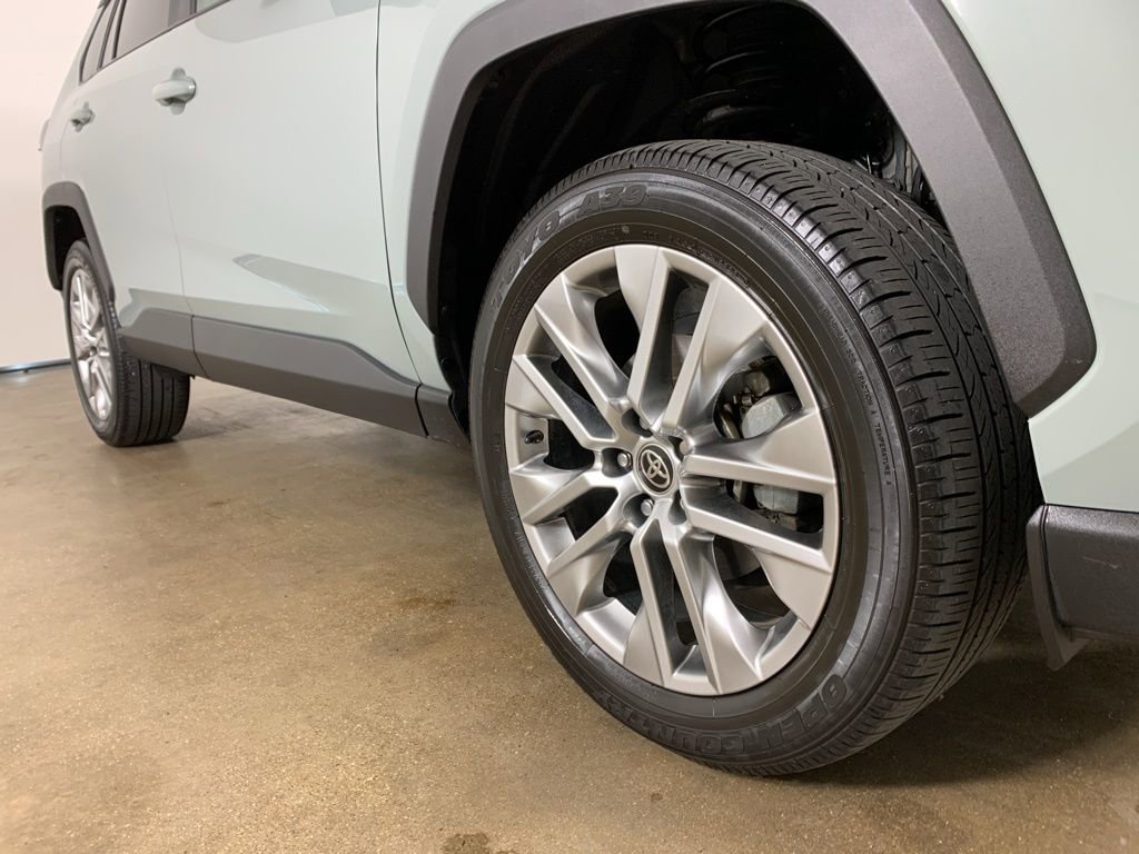 Used 2023 Toyota RAV4 XLE Premium AWD/4WD image 6