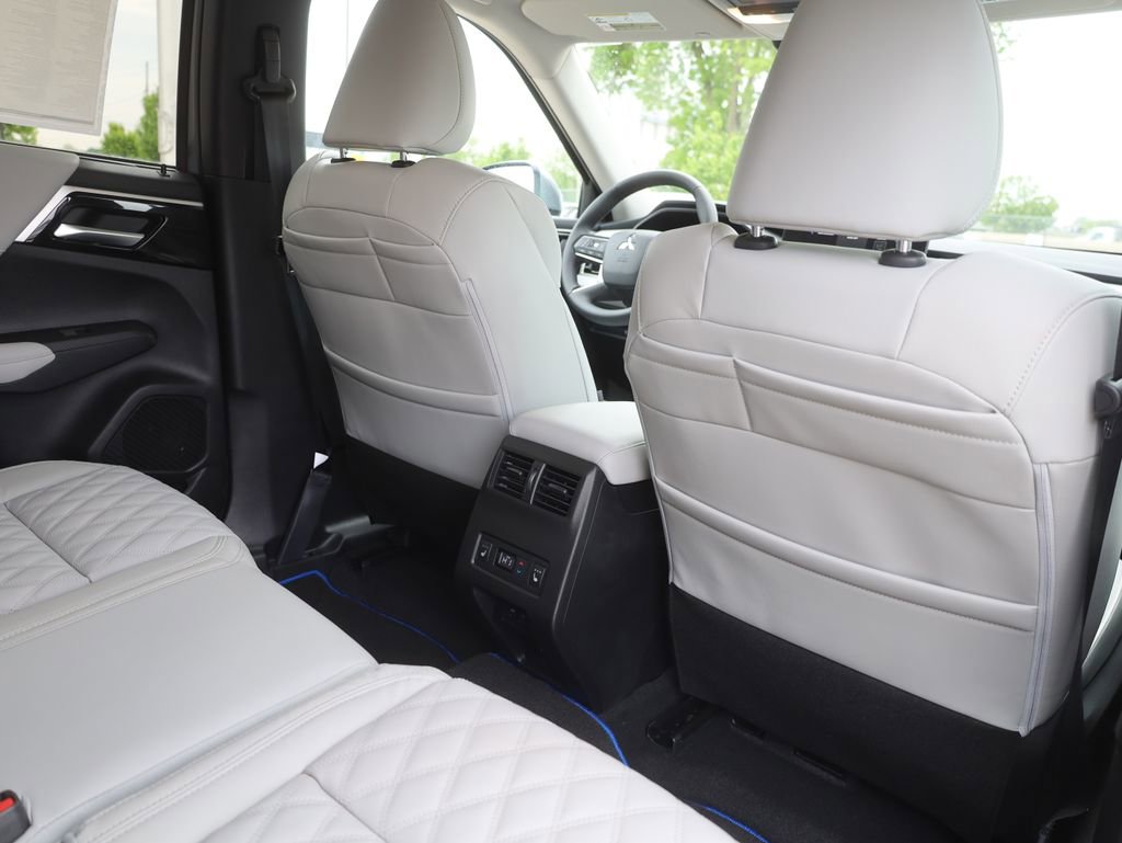 New 2025 Mitsubishi Outlander SEL image 20