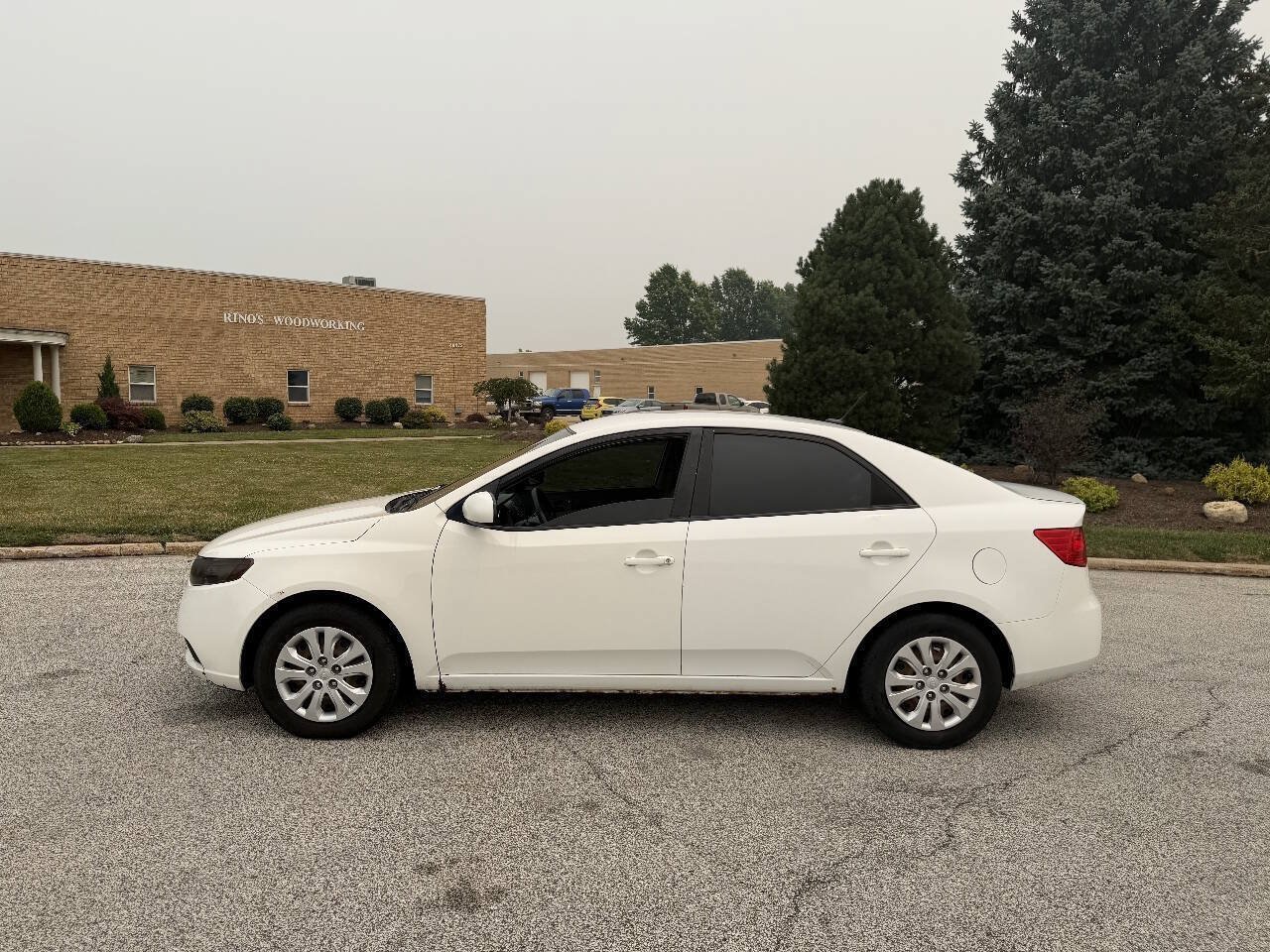 Used 2011 Kia Forte LX FWD image 2