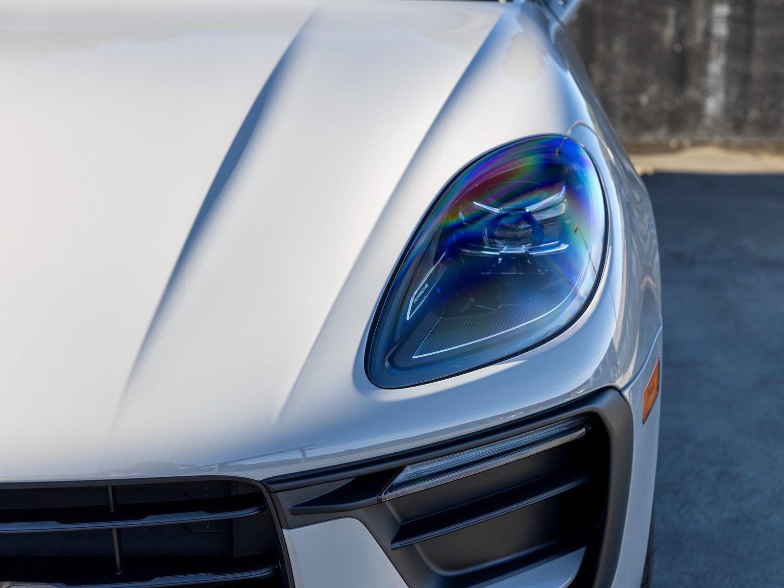 Certified 2024 Porsche Macan image 16