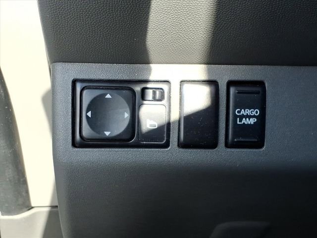 Used 2021 Nissan Frontier SV w/ Midnight Edition Floor Mats image 15