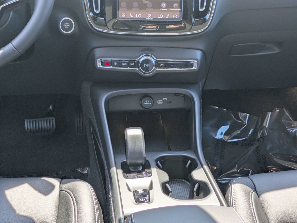 New 2026 Volvo XC40 B5 Core AWD/4WD image 20