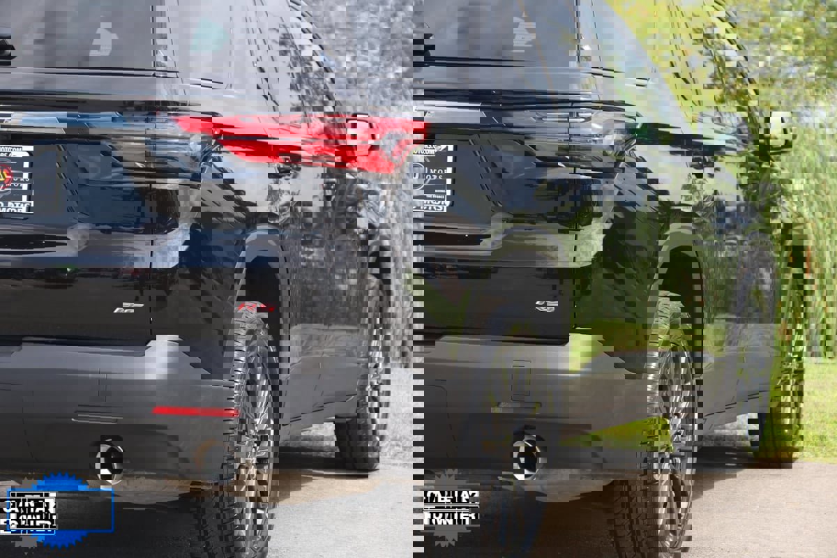 Used 2023 Chevrolet Traverse RS w/ LPO, Floor Liner Package image 57