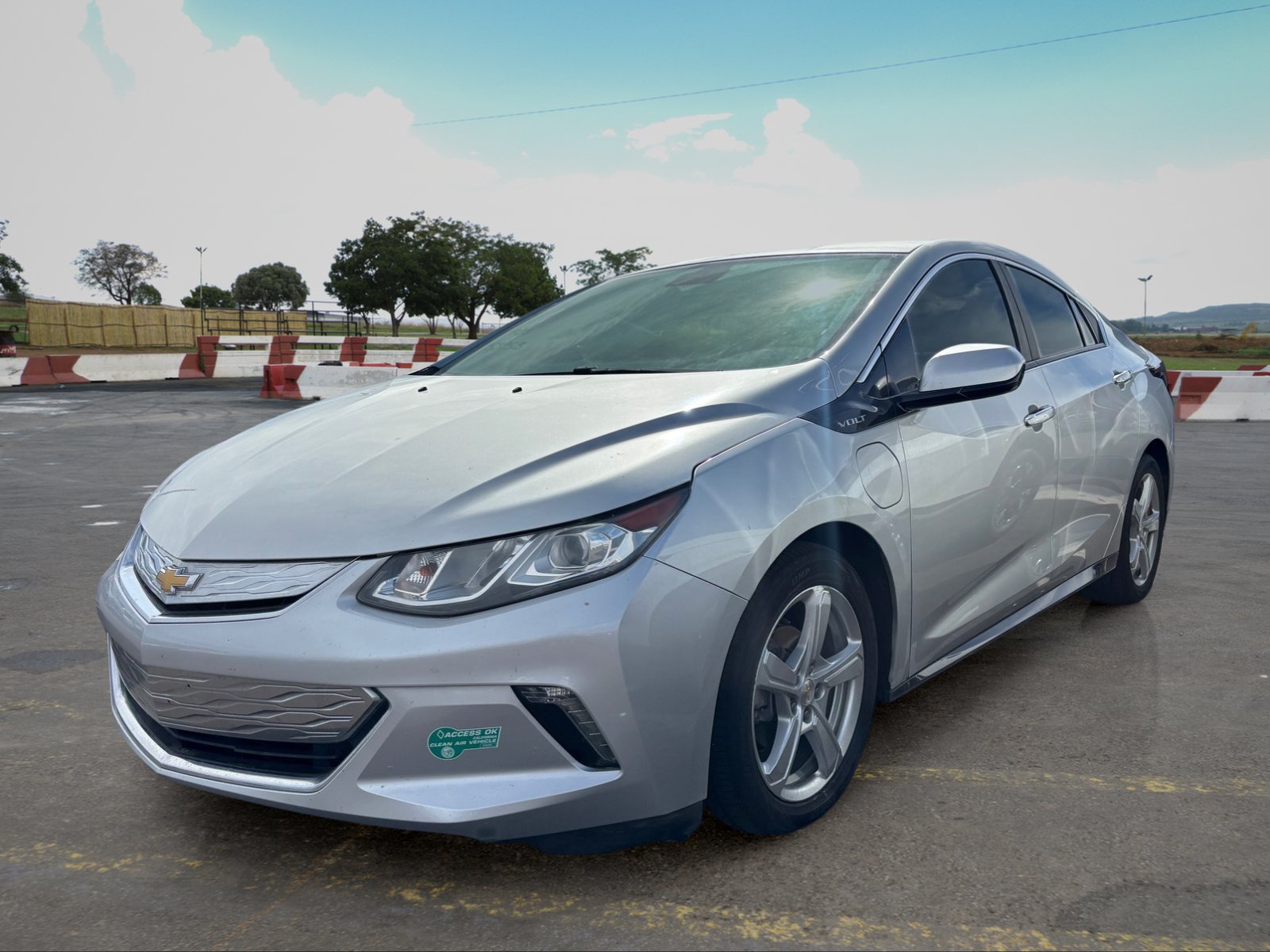 Used 2016 Chevrolet Volt LT w/ Comfort Package FWD image 5