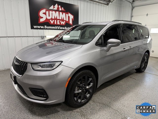 Used 2021 Chrysler Pacifica Touring-L w/ Uconnect Theater Family Group