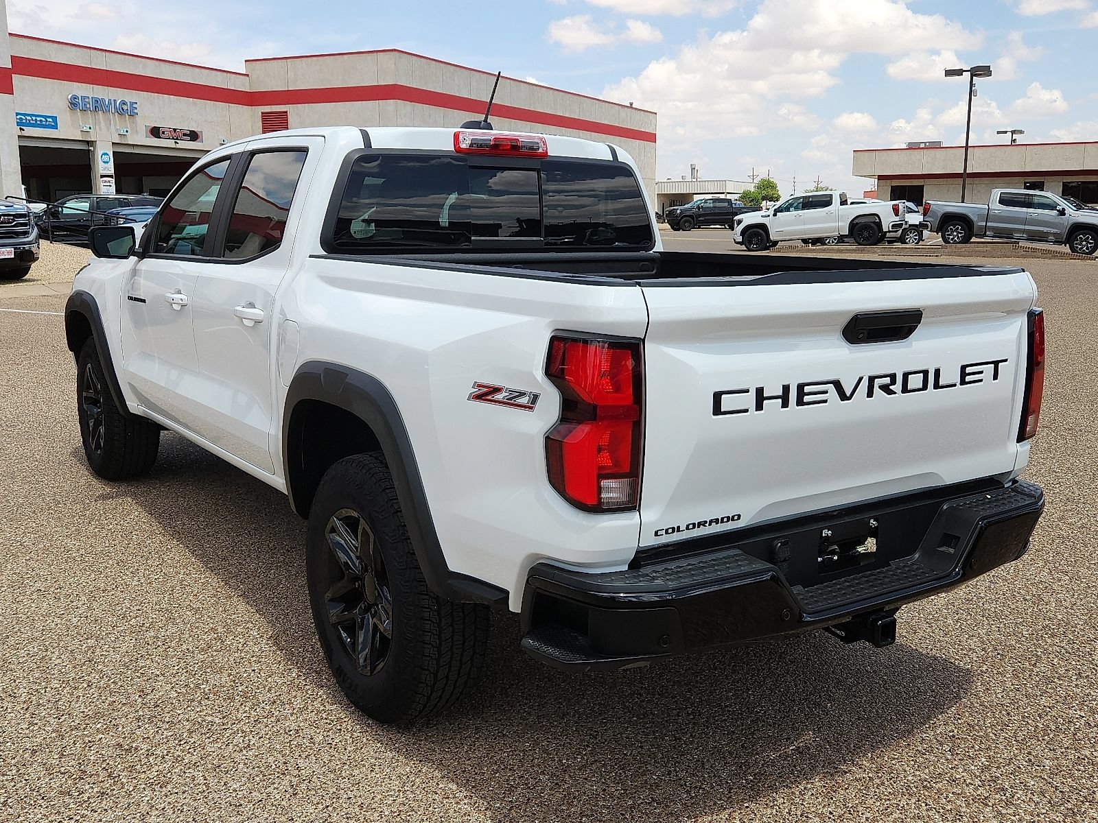 Used 2024 Chevrolet Colorado Z71 w/ Z71 Convenience Package 2 AWD/4WD image 3