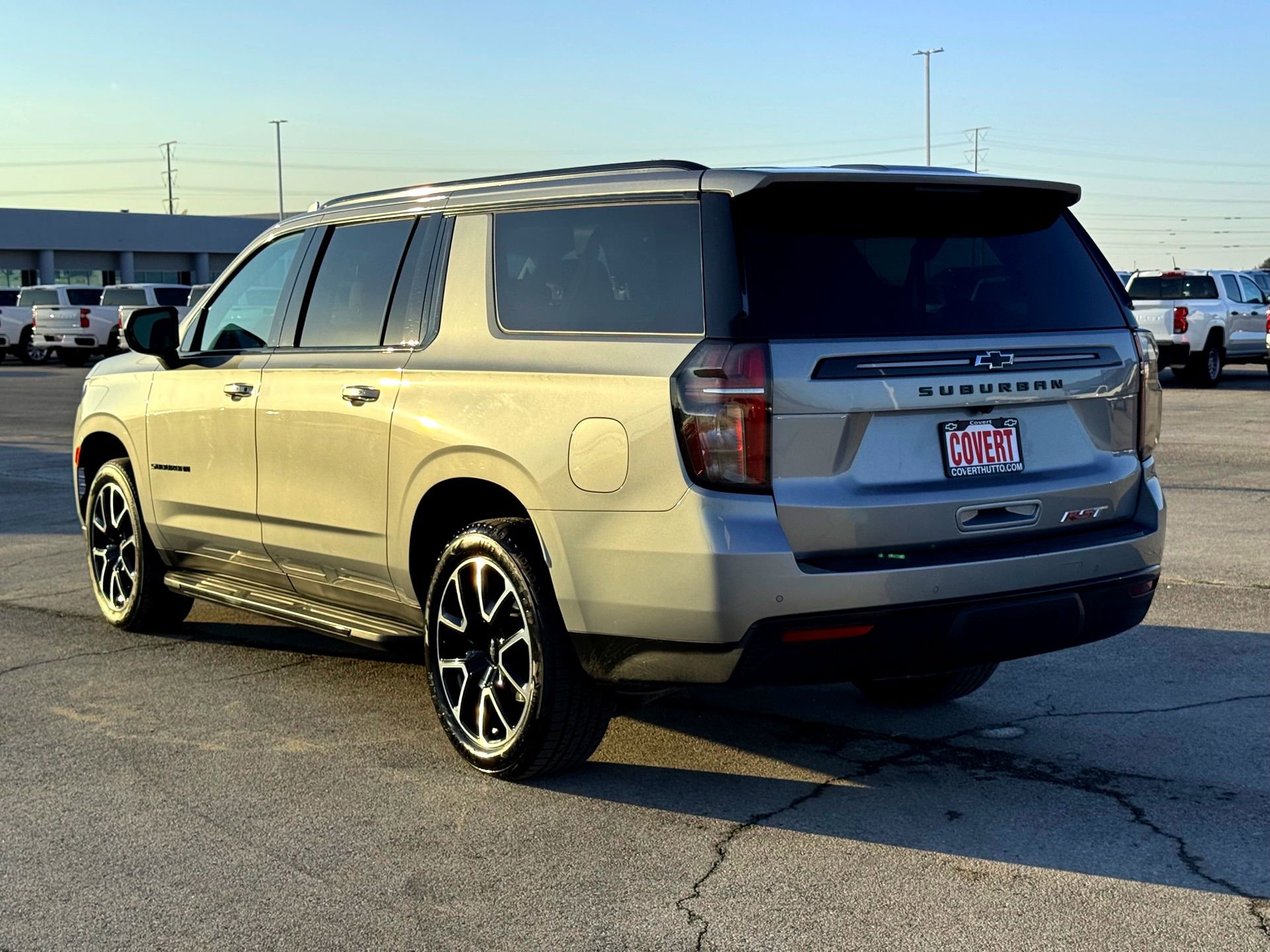 Used 2024 Chevrolet Suburban RST image 8