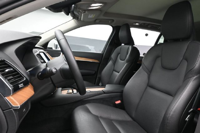 Used 2025 Volvo XC90 B6 Plus w/ Protection Package Premier AWD/4WD image 10