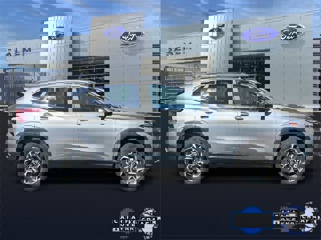 Used 2025 Chevrolet Trax LT w/ Driver Confidence Package image 2