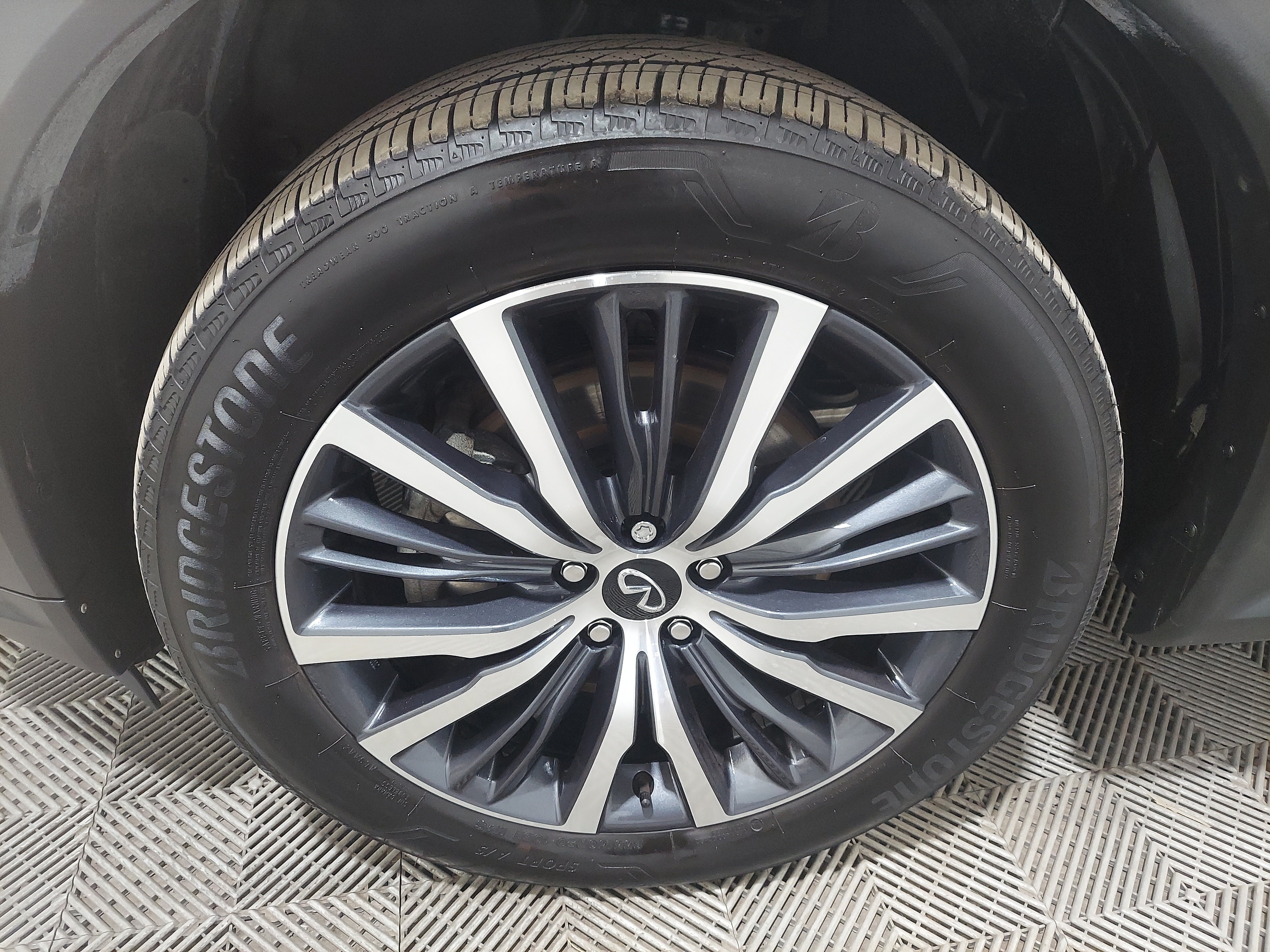 Used 2024 INFINITI QX60 Sensory AWD/4WD image 5