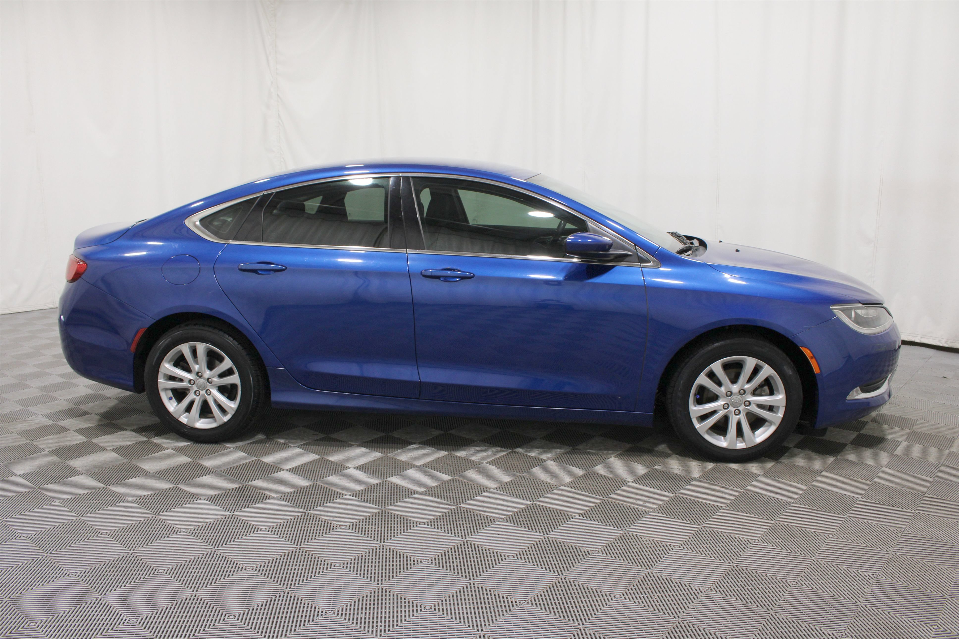 Used 2015 Chrysler 200 Limited FWD image 23