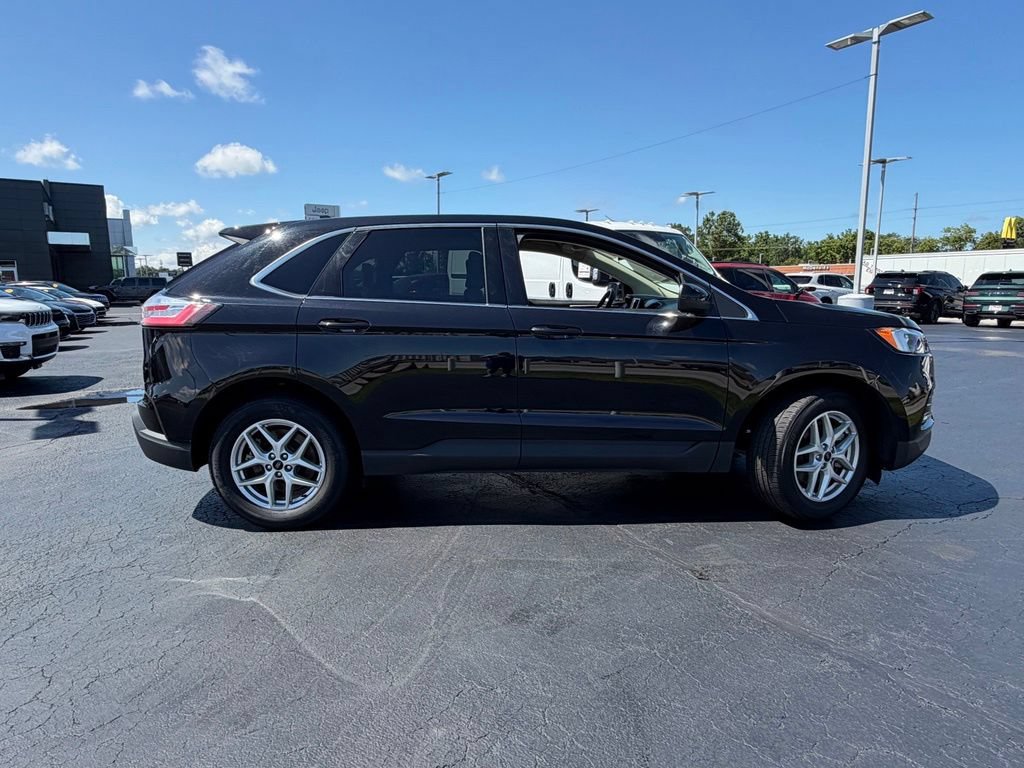 Used 2024 Ford Edge SEL AWD/4WD image 9