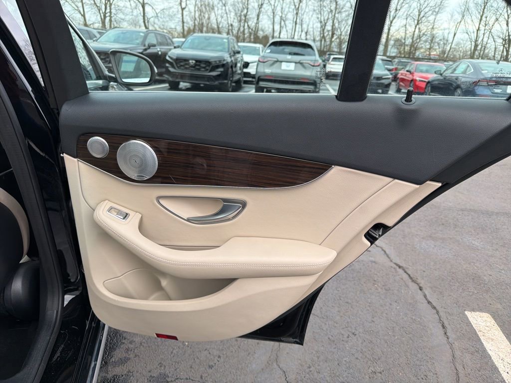Used 2021 Mercedes-Benz C 300 Sedan image 24