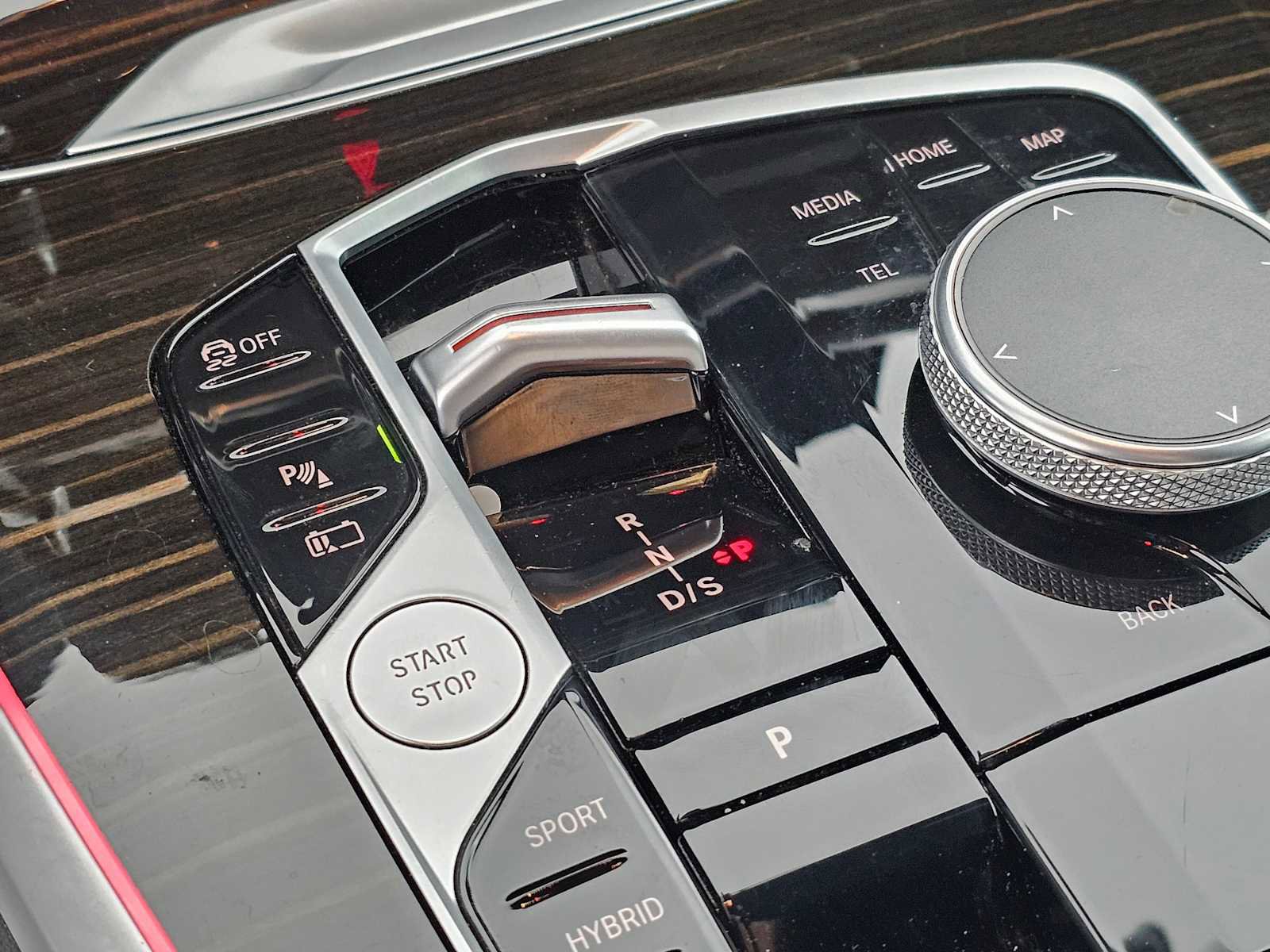 Used 2024 BMW X5 xDrive50e image 30