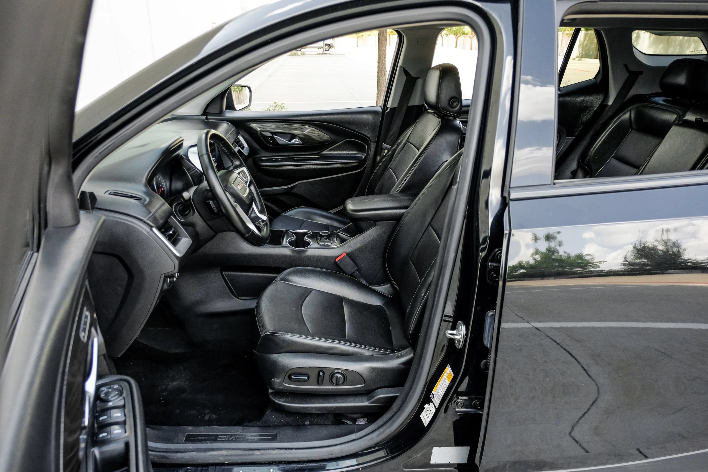 Used 2023 GMC Terrain SLT AWD/4WD image 19