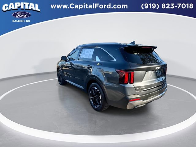 Used 2024 Kia Sorento S image 6