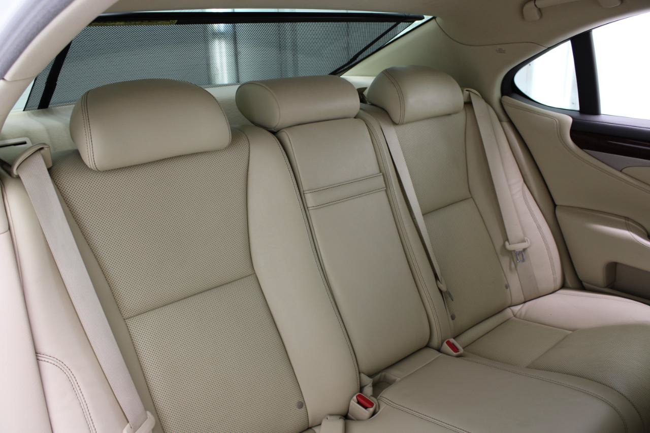 Used 2016 Lexus LS 460 w/ Comfort Package RWD image 45