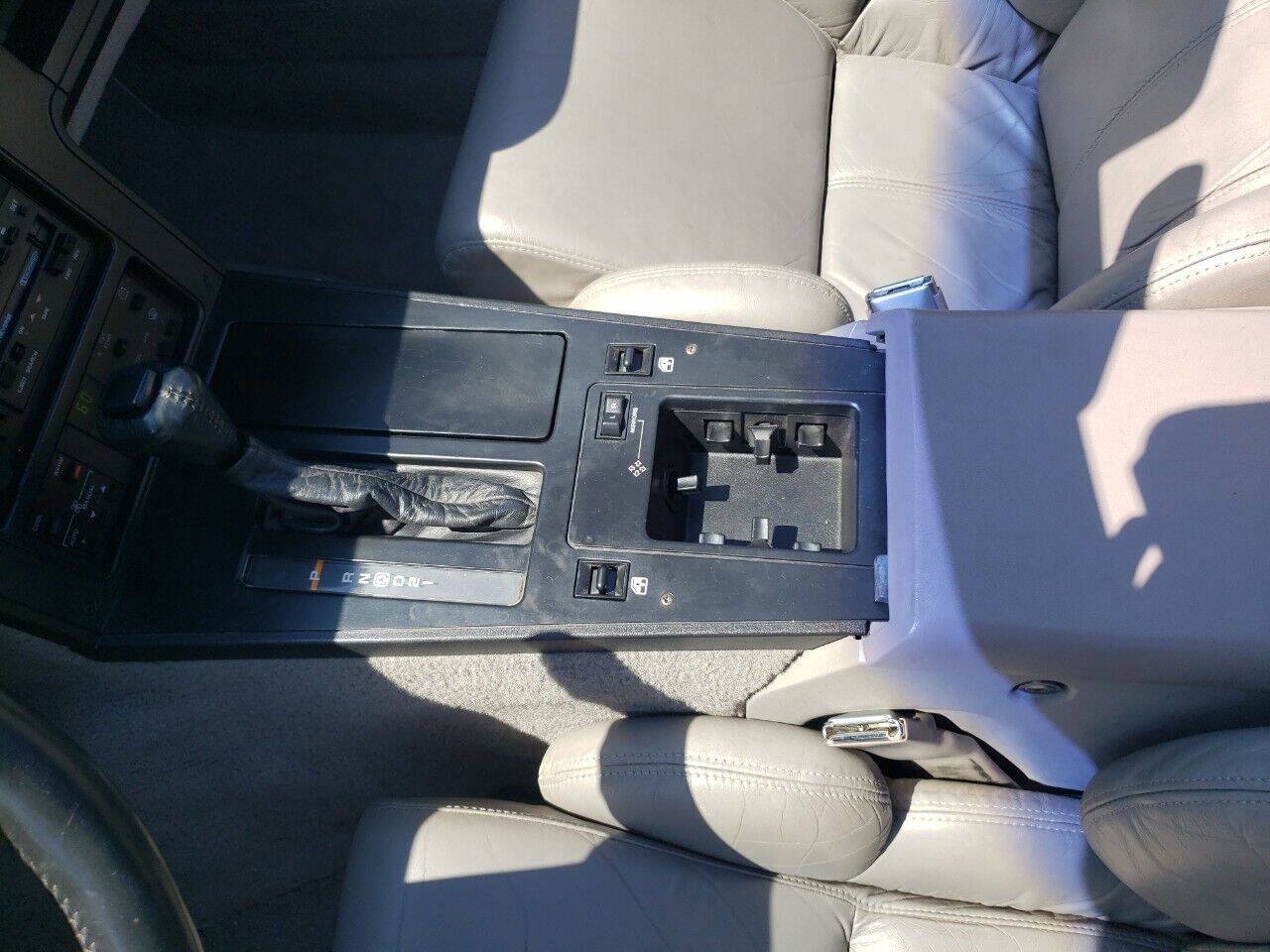 Used 1989 Chevrolet Corvette Convertible RWD image 25