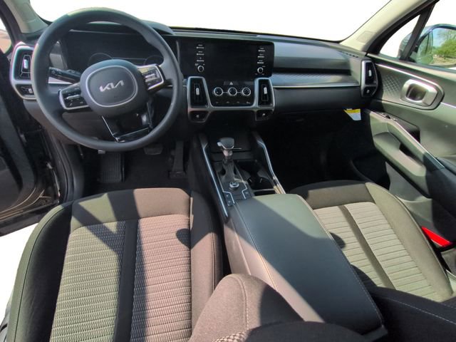 Used 2023 Kia Sorento LX FWD image 17