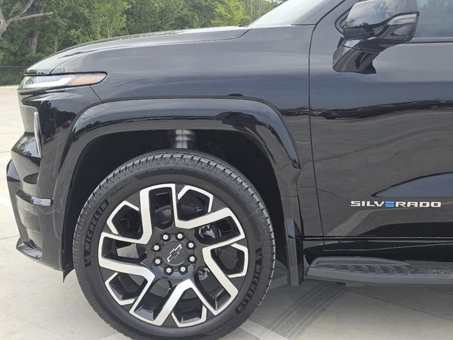 New 2024 Chevrolet Silverado EV RST AWD/4WD image 8