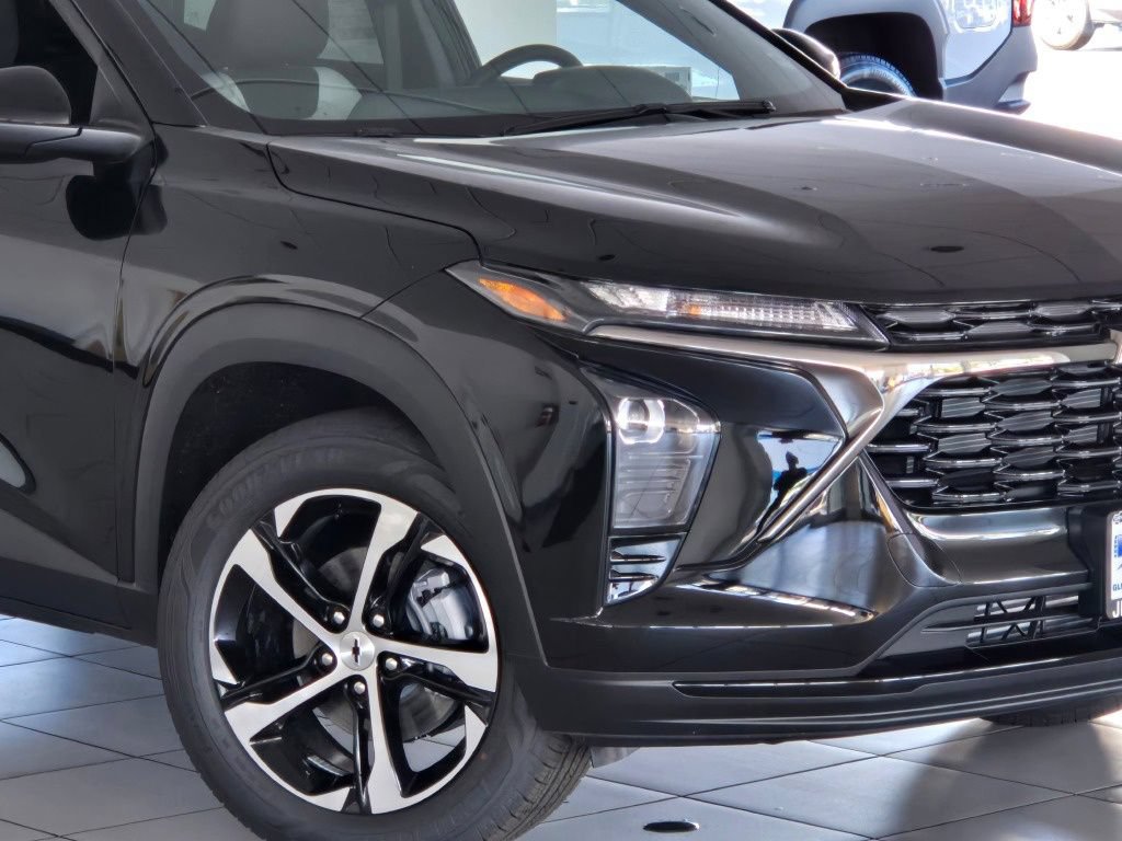 New 2026 Chevrolet Trax RS w/ Driver Confidence Package FWD image 2