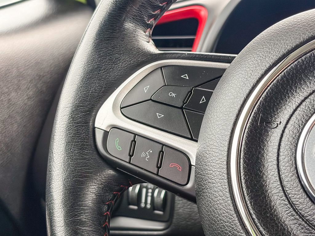 Used 2018 Jeep Renegade Trailhawk image 22