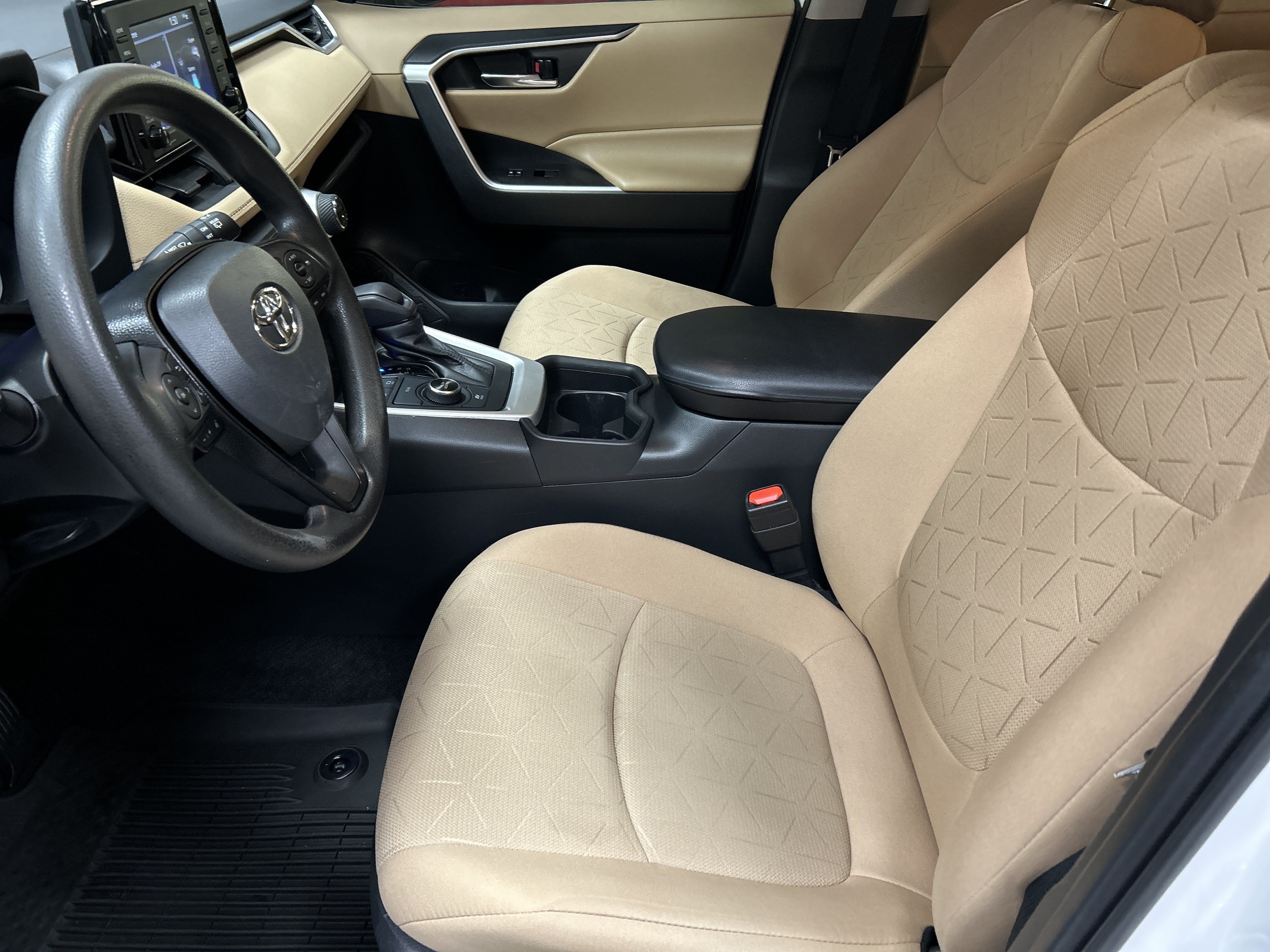 Certified 2021 Toyota RAV4 XLE AWD/4WD image 16