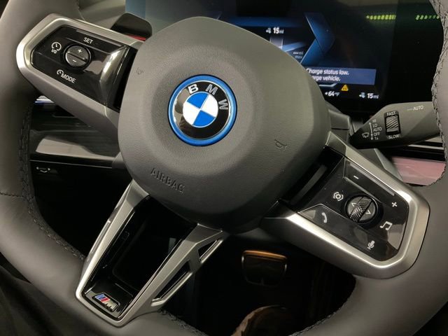 Used 2024 BMW i5 eDrive40i w/ M Sport Package RWD image 24