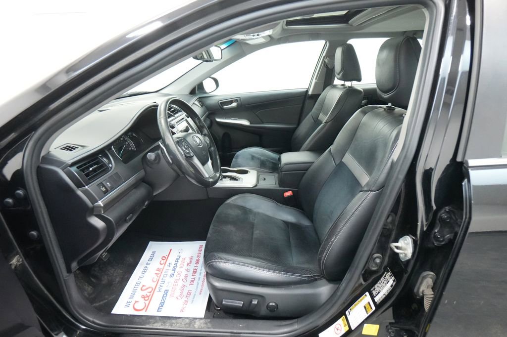 Used 2013 Toyota Camry SE w/ Leather Pkg image 15