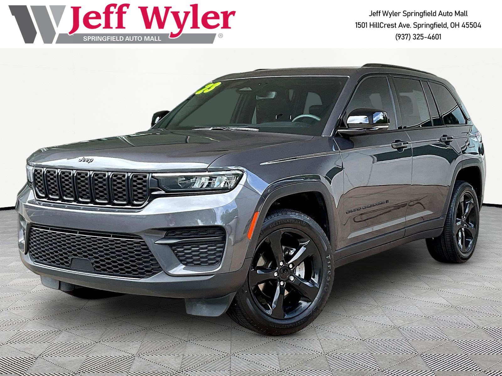 Used 2023 Jeep Grand Cherokee Altitude AWD/4WD image 1